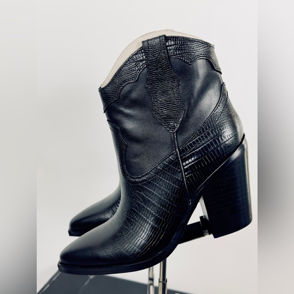Marc Fisher LTD Black Embossed Gona Leather Pull on Western Boot Pointy … - Picture 11 of 15